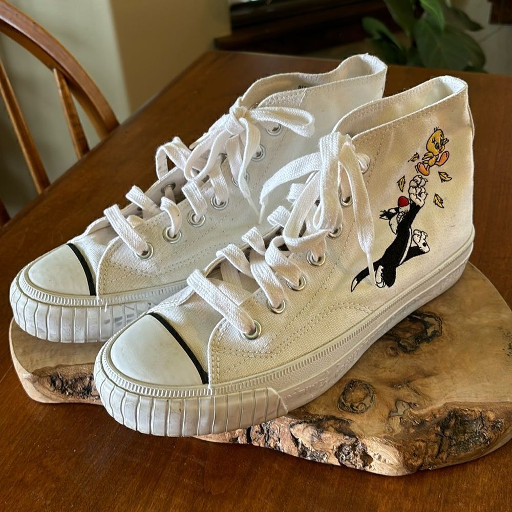 NEW. Vintage Keds 90’s Looney Tunes High-Top Canvas Sneakers Shoes Womens - 8.5